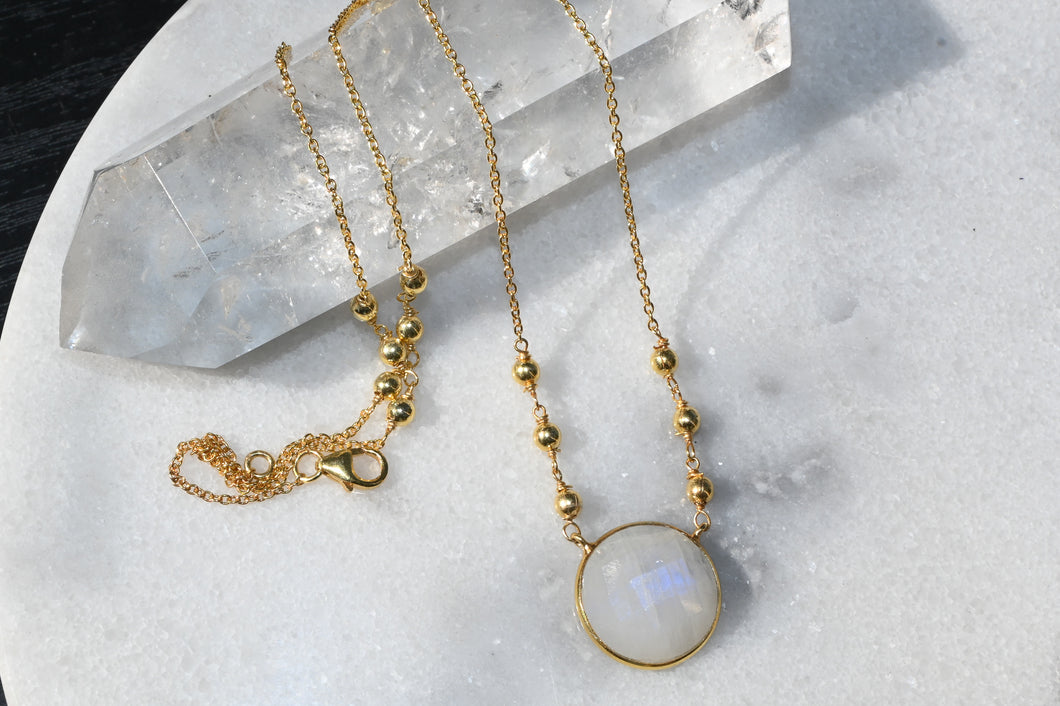 Raw Rainbow Moonstone Circular Shaped | Gold Pendant Satellite and Bead Necklace