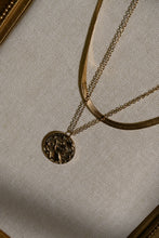 Cargar imagen en el visor de la galería, LIONS GATE AMULET | 14k Gold Pendant Necklace | TARNISH RESISTANT
