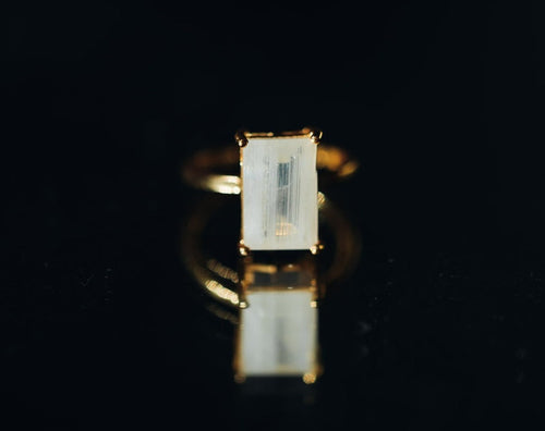 Rainbow Moonstone Gold Vintage Ring